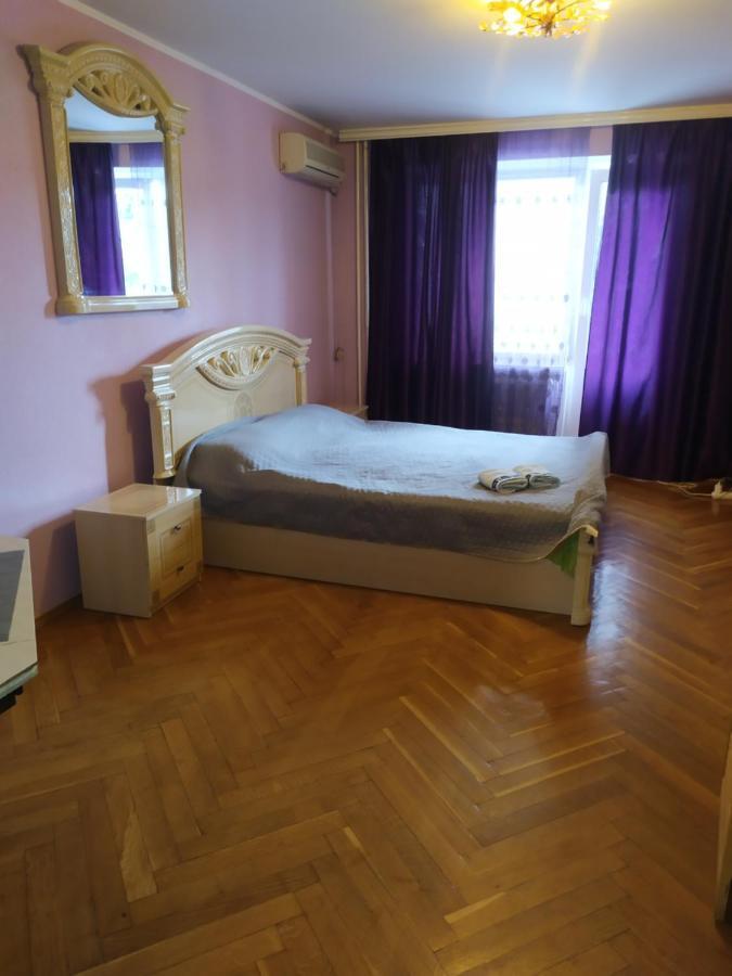 Затишні Апартаменти В Центрі Rivne Bagian luar foto